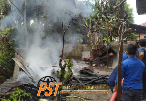 Satu Unit Gudang Semi Permanen Terbakar Di Desa Sabungan Sipabangun Kec. Padang Sidempuan Hutaimbaru