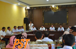 Tahun 2023 Camat se-kota Padang Sidempuan Berkomitmen Mengenai SPPT PBB P-2 Agar Mencapai Target