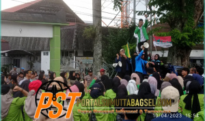 Ratusan Massa Badan Eksekutif Mahasiswa (Bem) Se-Padang Sidempuan Tapanuli Selatan Tolak UU Cipta Kerja