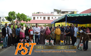 Pemkot Padang Sidempuan dan PT. POS Indonesia Salurkan Bantuan Pangan Cadangan Beras Pemerintah