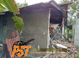 Satu Unit Rumah Semi Permanen Roboh Di Tapsel Akibat Gempa 7.3 skala richter Mentawai
