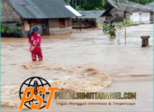Banjir Melanda Lingkungan l Angkola Sangkunur Kab. Tapanuli Selatan