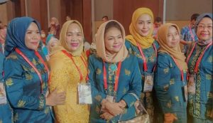 Ketua Umum Dekranasda Kota Padang Sidempuan Hadiri Syukuran Dekranas Ke-43