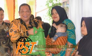 Walikota Padang Sidempuan Serahkan Bantuan Cadang Pangan Pemerintah Kepada Keluaraga Resiko Stunting