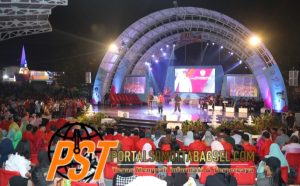 Ribuan Pengunjung Hadir Menyaksikan Malam Pagelaran Kesenian Dan Budaya Tapsel