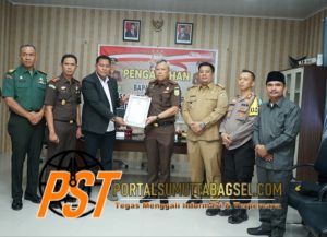 Kunker ke Samosir, Kajati Sumut Dan Rombongan Kagumi Desa Adat Batak Huta Siallagan