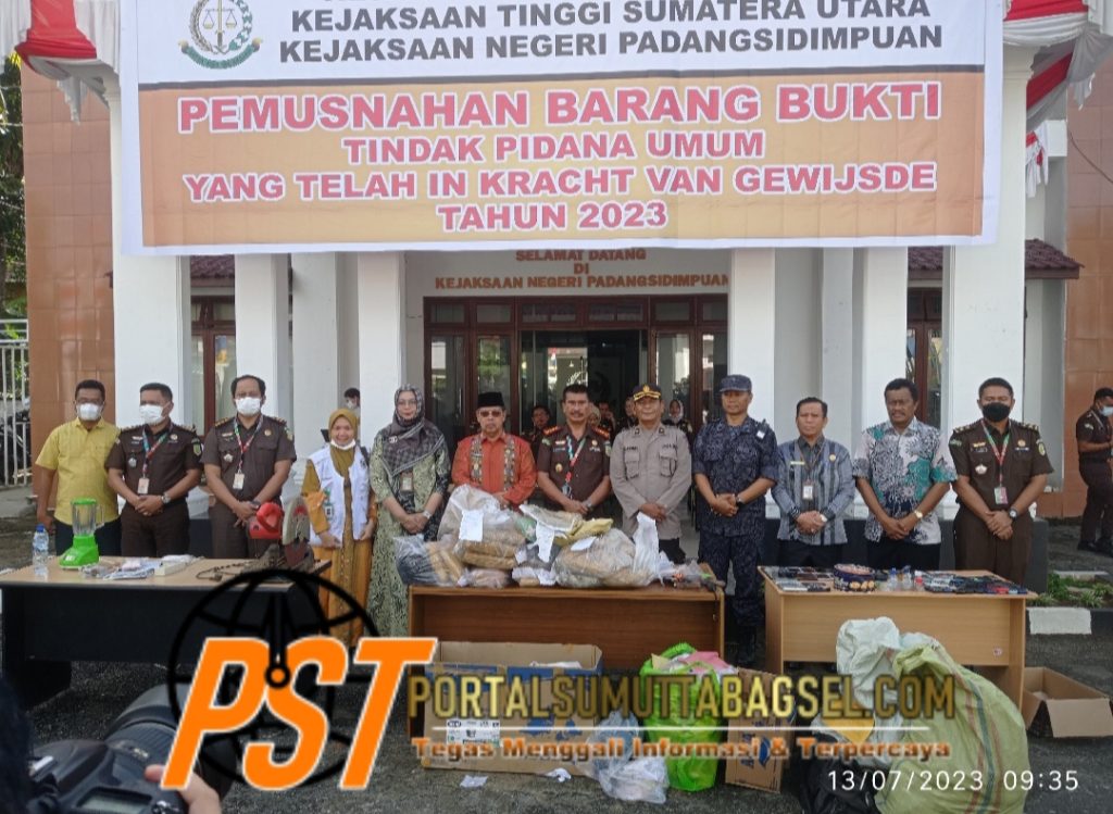 Kejaksaan Padangsidimpuan Musnakan Barang Bukti tindak Pidana Umum