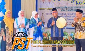 Sekda H. Letnan SKM, M.Kes Buka Festival Nasyid BKMT Tingkat Kota Padangsidimpuan