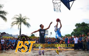 Wali Kota Padangsidimpuan Buka Kejuaraan Bola Basket Di Lapangan SMA Swasta Kesuma Indah