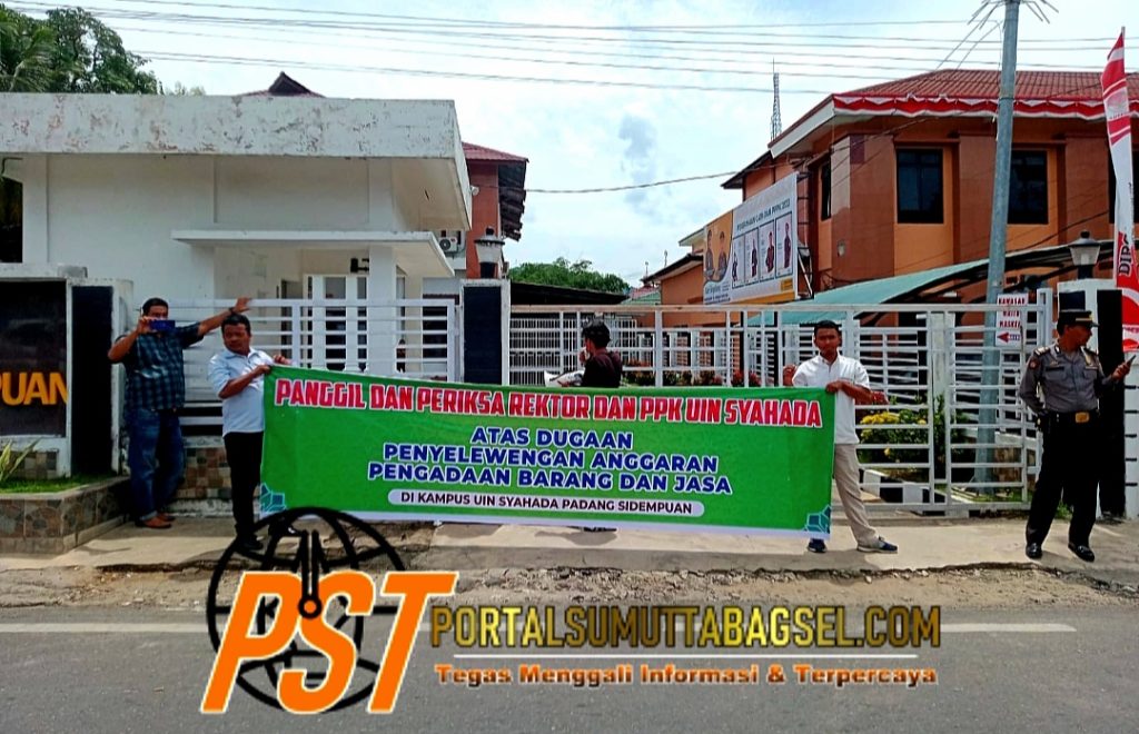 Massa LMPN Geruduk Kejari Sidimpuan Terkait Dugaan Korupsi Di UIN Syahada Padangsidimpuan