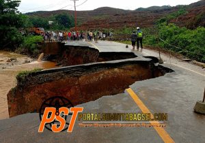 Jalan Lintas Pantai Barat Putus di Terjang Sungai, Roda 4 Tidak Bisa lewat