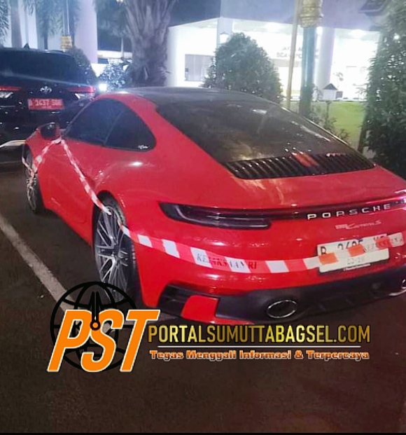 TIM Jaksa Penyidik Sita Mobil Porsche 911 Carrera S 3.0 L Seharga Rp 3 Miliar Dari Istri EH