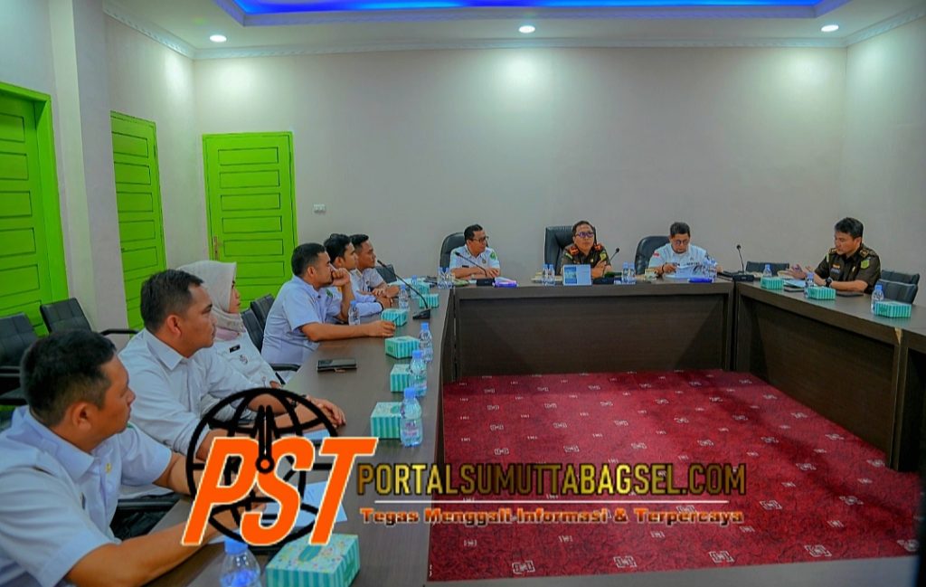 Kepala Kejaksaan Negeri Padangsidimpuan Pimpin Rapat Monitoring Pengelolaan Dana Desa