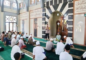 Kapolres Padangsidimpuan Sampaikan Himbauan Perlindungan Anak dalam Kegiatan ‘Jumat Curhat’