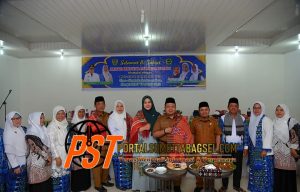 Ketua TP PKK Tapsel Dapat Kejutan Saat Hadiri Arisan BKMT