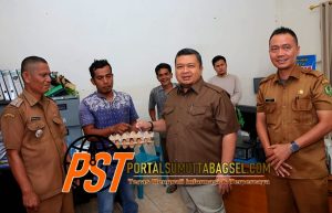 Bupati Tapsel Dolly Santuni Keluarga Korban Kebakaran Kel. Simatorkis
