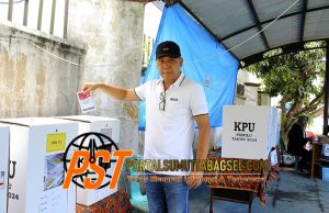 Kajati Sumut dan Jajaran Gunakan Hak Pilihnya di TPS 68 Jalan A.H Nasution Medan