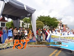 Ribuan Peserta Meriahkan Pawai Taaruf Pembukaan MTQ ke-56 Tingkat Kabupaten Tapsel