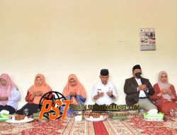 Bupati Dolly Beri Indahan Upa-Upa Kepada Calhaj Setdakab Tapsel