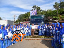 Bupati Dolly Lepas 31 Peserta Jemaah BKMT Tapsel Mengikuti Kunjungan Silaturahim Ke Palas