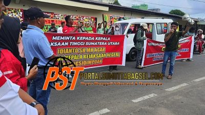 Hari Bhakti Adhyaksa Ke-64 Dihadiahi Demo Jilid III Wartawan Di Kejari Padangsidimpuan