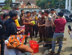 Demo Jilid ke 4 di Kantor Kejaksaan Negeri Padangsidimpuan Nyaris Bentrok