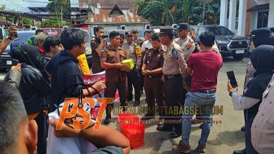 Demo Jilid ke 4 di Kantor Kejaksaan Negeri Padangsidimpuan Nyaris Bentrok