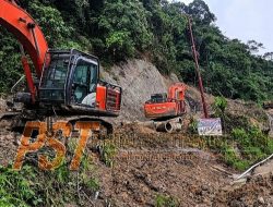 Tebing di Atas Titik Kerusakan Jalan Batu Jomba Akan Menjadi Jalur Alternatif