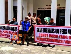 Aksi Jilid II: Wartawan Padangsidimpuan Desak Kejari Hormati UU Pers