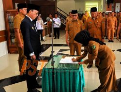 Bupati Tapsel Lantik Lima Guru Jadi Kepala Sekolah