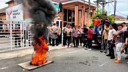 Mahasiswa Demo Kejari Padangsidimpuan, Tuntut Kajari Mundur