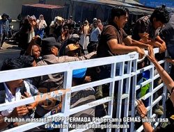 Mahasiswa dan Pemuda Geruduk Kejari Padangsidimpuan, Desak Kajari Mundur