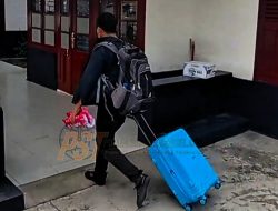 KPK Geledah Kantor Swasta di Padangsidimpuan Selatan