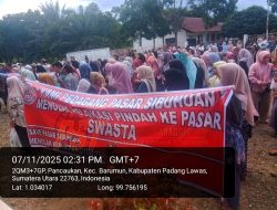 Ratusan Pedagang Pasar Sibuhuan Unjuk Rasa Di Kantor DPRD Palas Tolak Perpindahan Pasar Sibuhuan