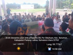 Bupati Padang lawas Putra Mahkota Alam Sambangi pengunjuk Rasa Dihalam Kantor Bupati