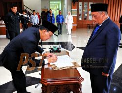 Bupati Gus Irawan Lantik Abadi Siregar Jadi Staf Ahli Bidang Ekonomi, Keuangan dan Pembangunan